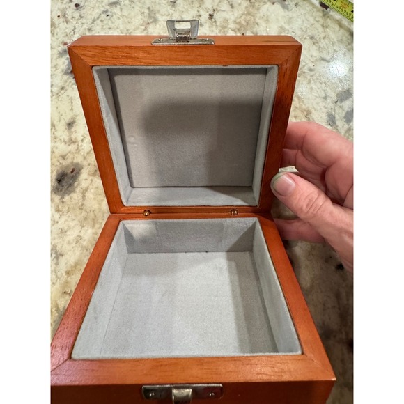 Smith Wesson Wooden Keepsake Box Jewelry Storage Display Case Engraved Logo - Picture 3 of 10